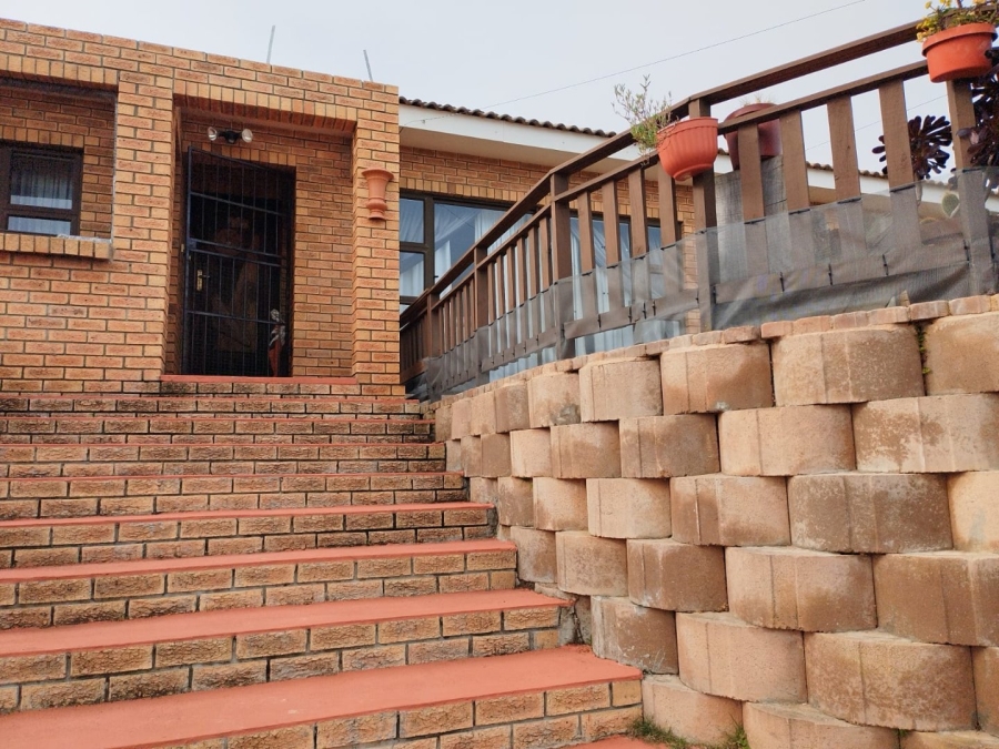 4 Bedroom Property for Sale in Dana Bay Western Cape